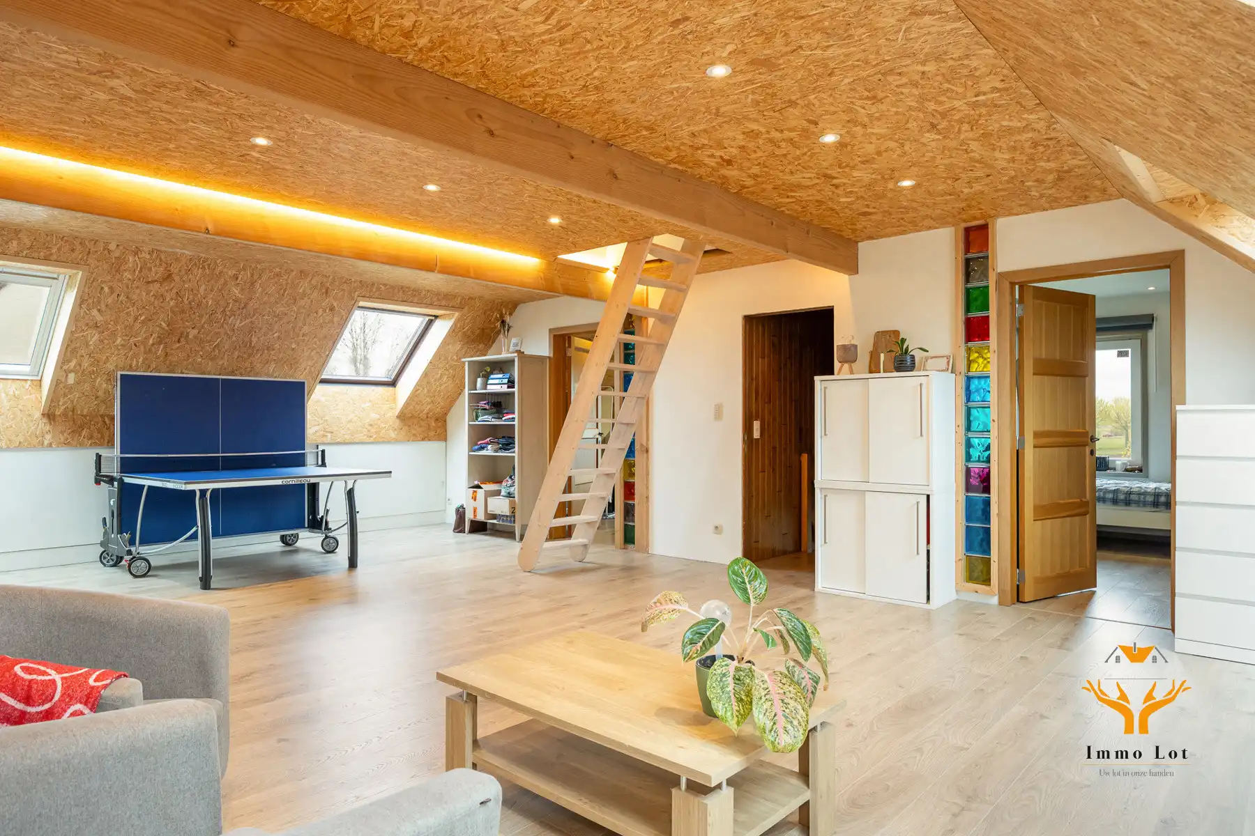 Instapklare gezinswoning met 7 slpk en tal van mogelijkheden foto 18