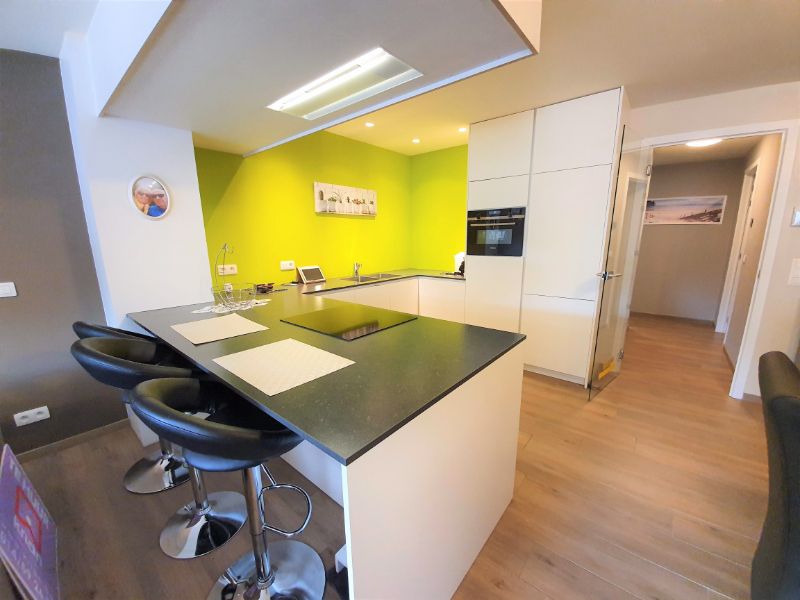 Bemeubeld 2 slpk-appartement (+-100m²) in hartje Geel met autostaanplaats en kelderberging foto 7