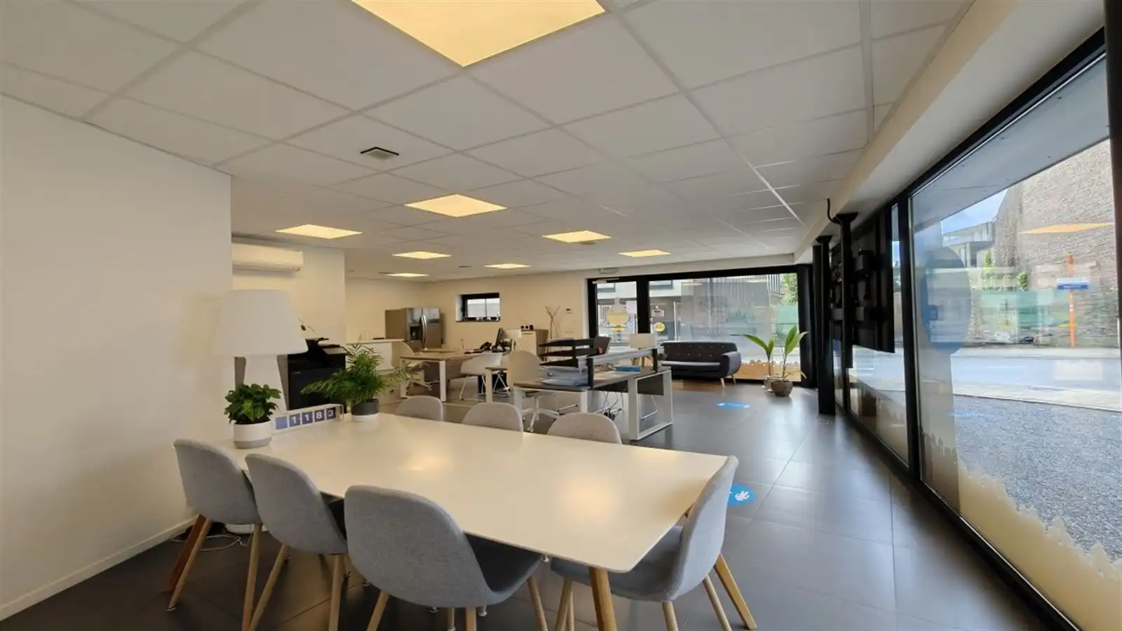 Commerciële ruimte met TOP-ligging en TOP-uitstraling! foto 3