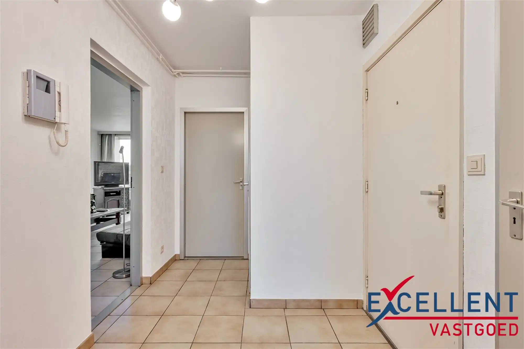 Centraal gelegen appartement met 2 slaapkamers in Deinze te koop foto 4