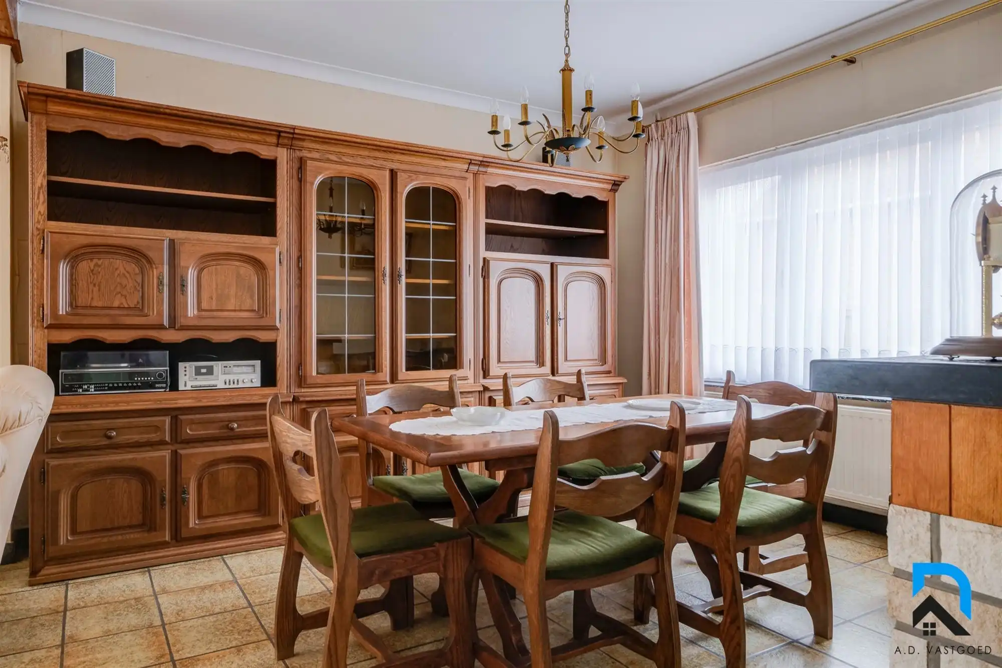 Mooie woning met grote tuin foto 4