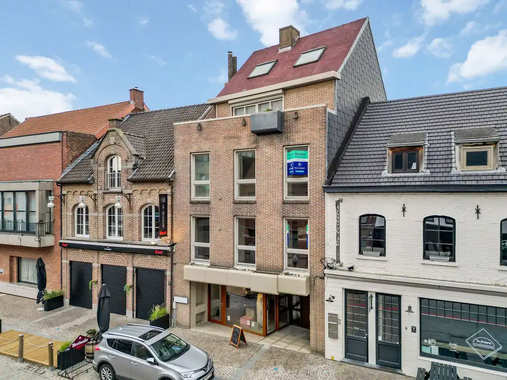 Uitzonderlijk handelspand in Avelgem! foto {{pictureIndex}}