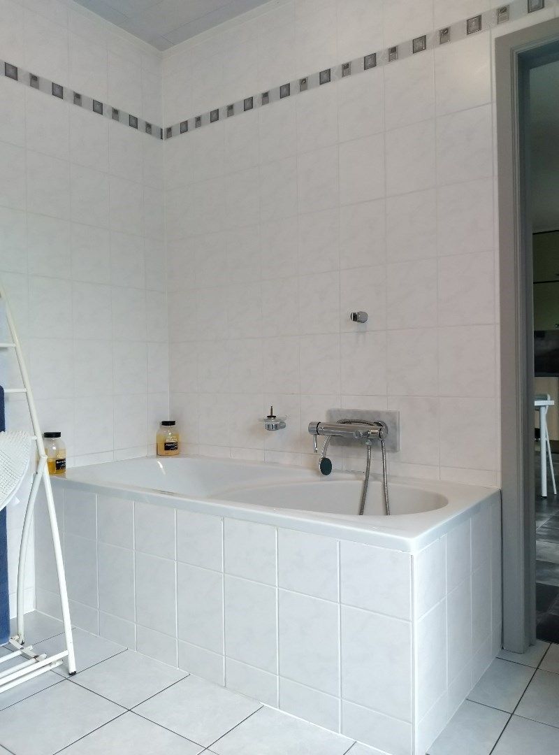 Een huis met landbouwloods. foto 15