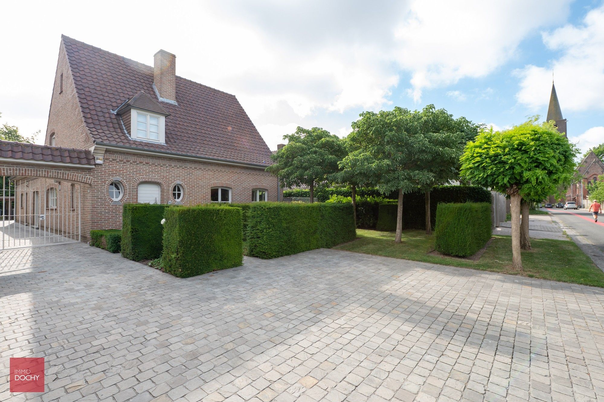Hoofdfoto van de publicatie: Verzorgde villa in doodlopende residentiële straat | centrum