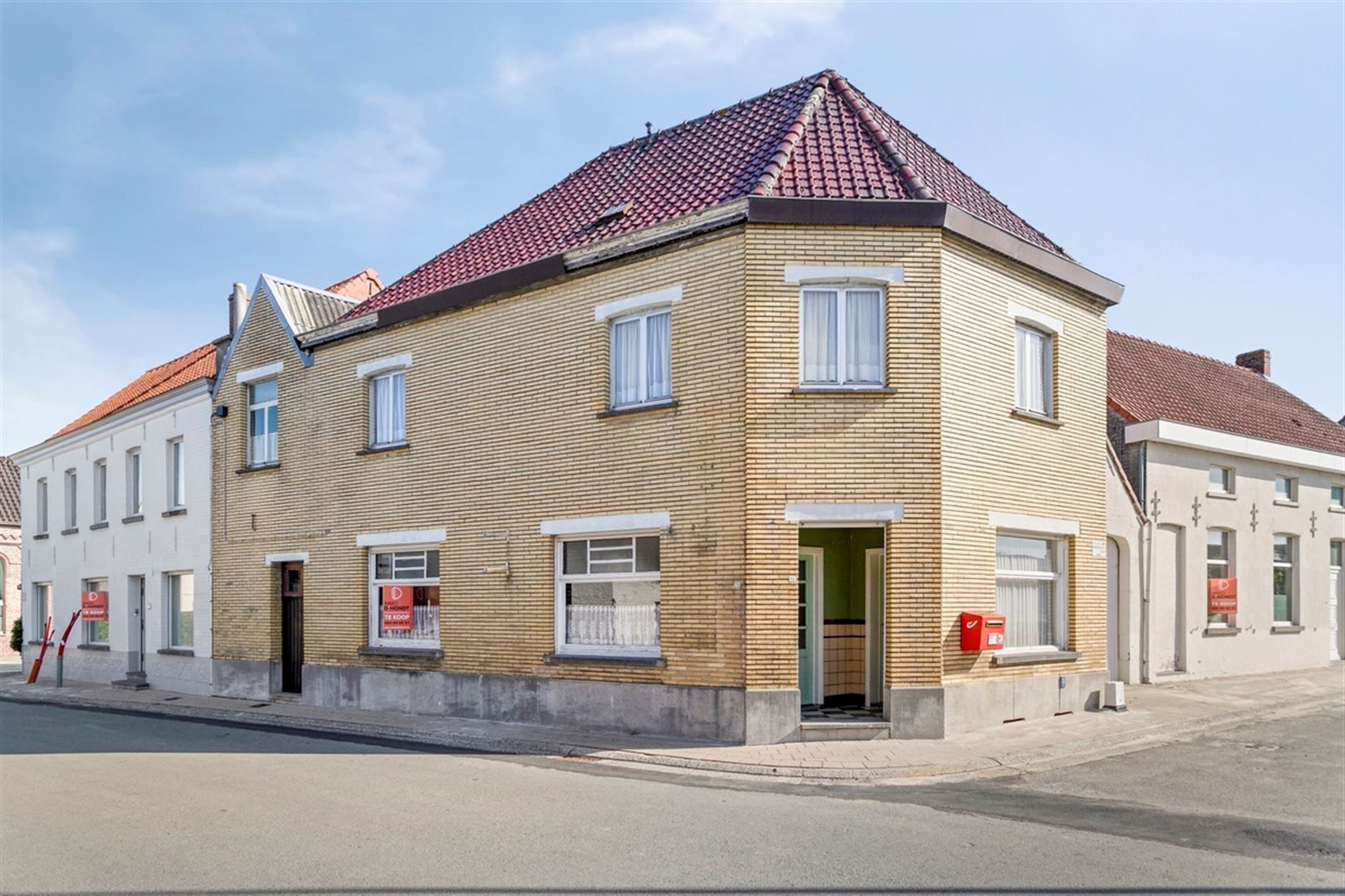 Hoofdfoto van de publicatie: Te renoveren woning in deelgemeente Welden