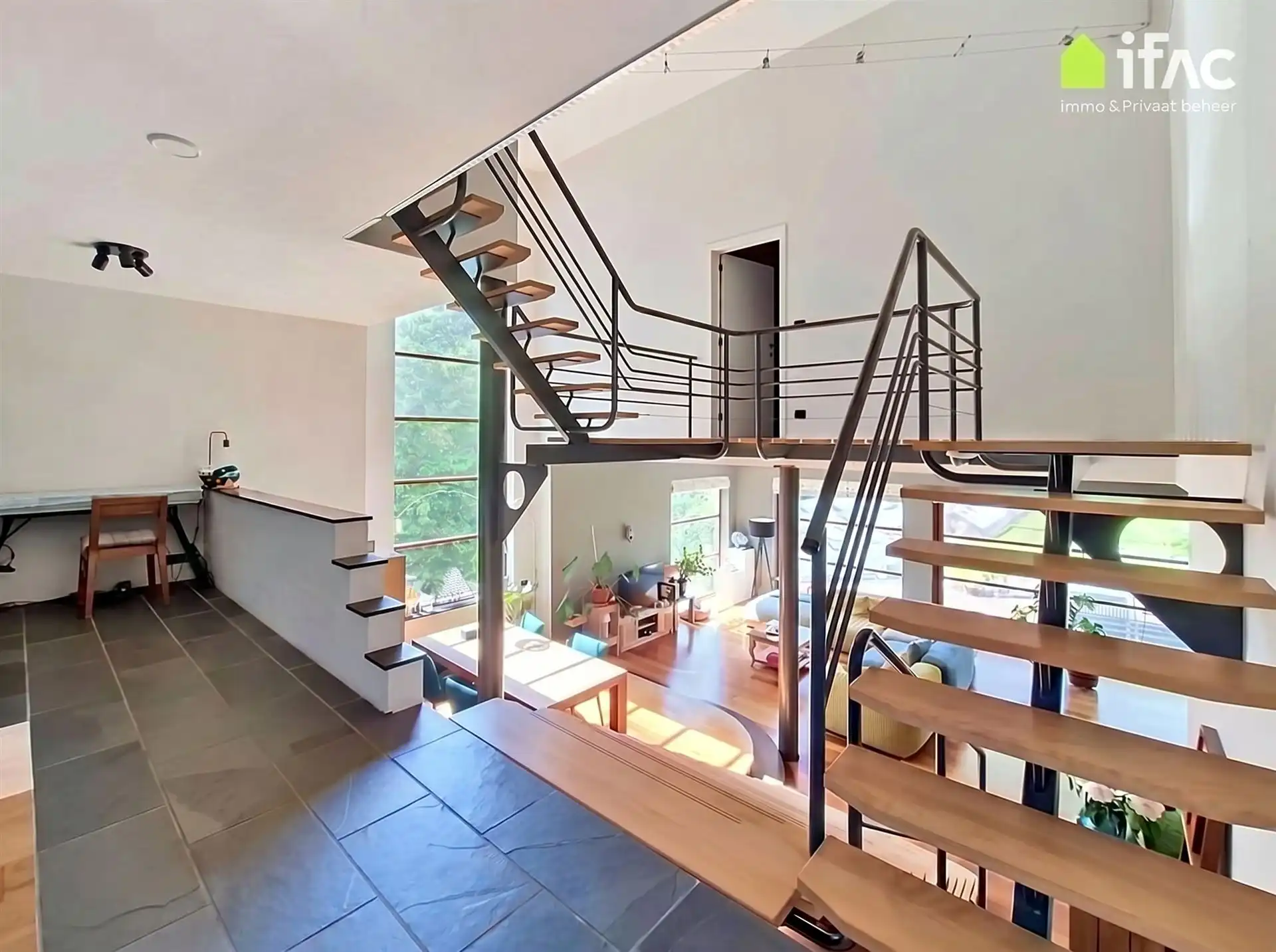 Unieke moderne split-levelvilla met zwembad op 17a83ca foto 4