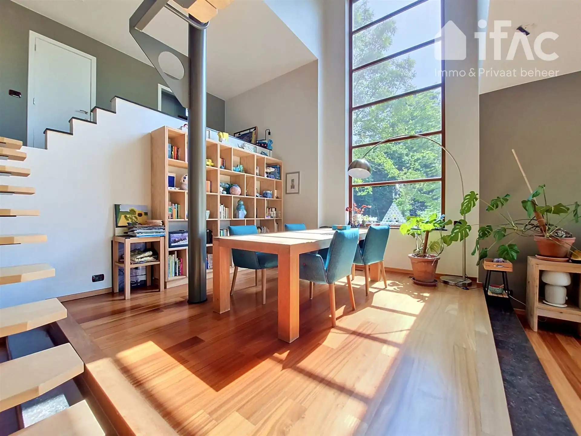 Unieke moderne split-levelvilla met zwembad op 17a83ca foto 4