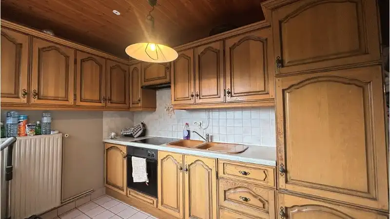 Comfortabele 3-slaapkamerwoning met tuin en dubbele garage te koop in Brugge foto 4