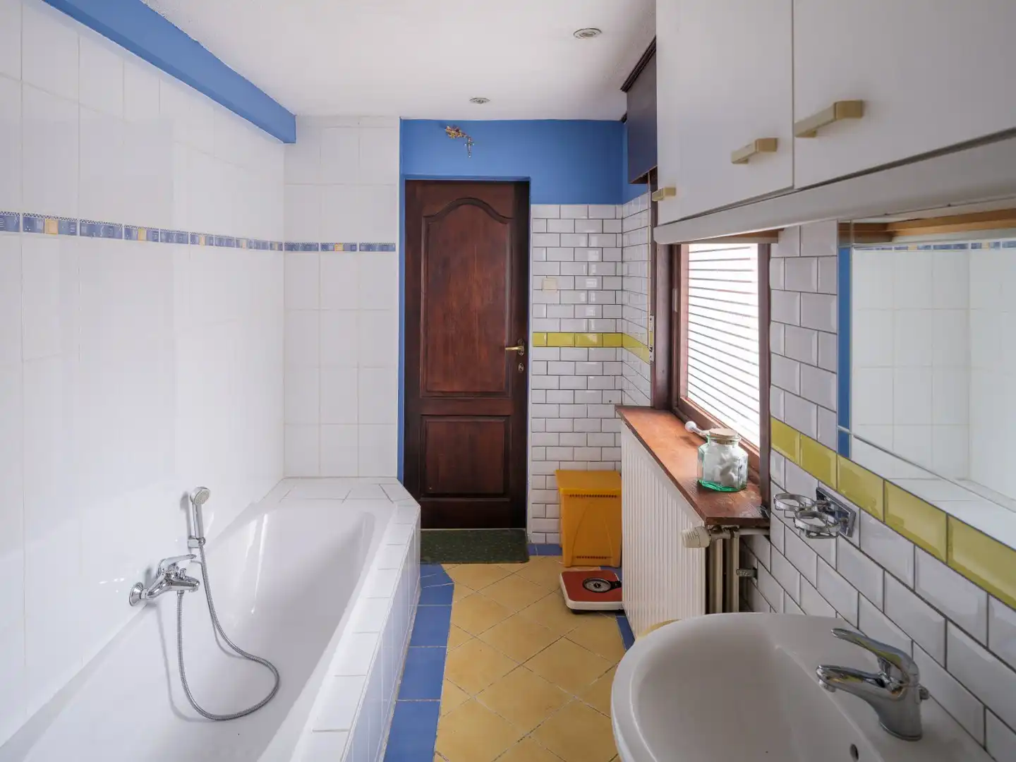 Karaktervolle burgerwoning met stadstuin op het dorpsplein van Zwijnaarde foto 30