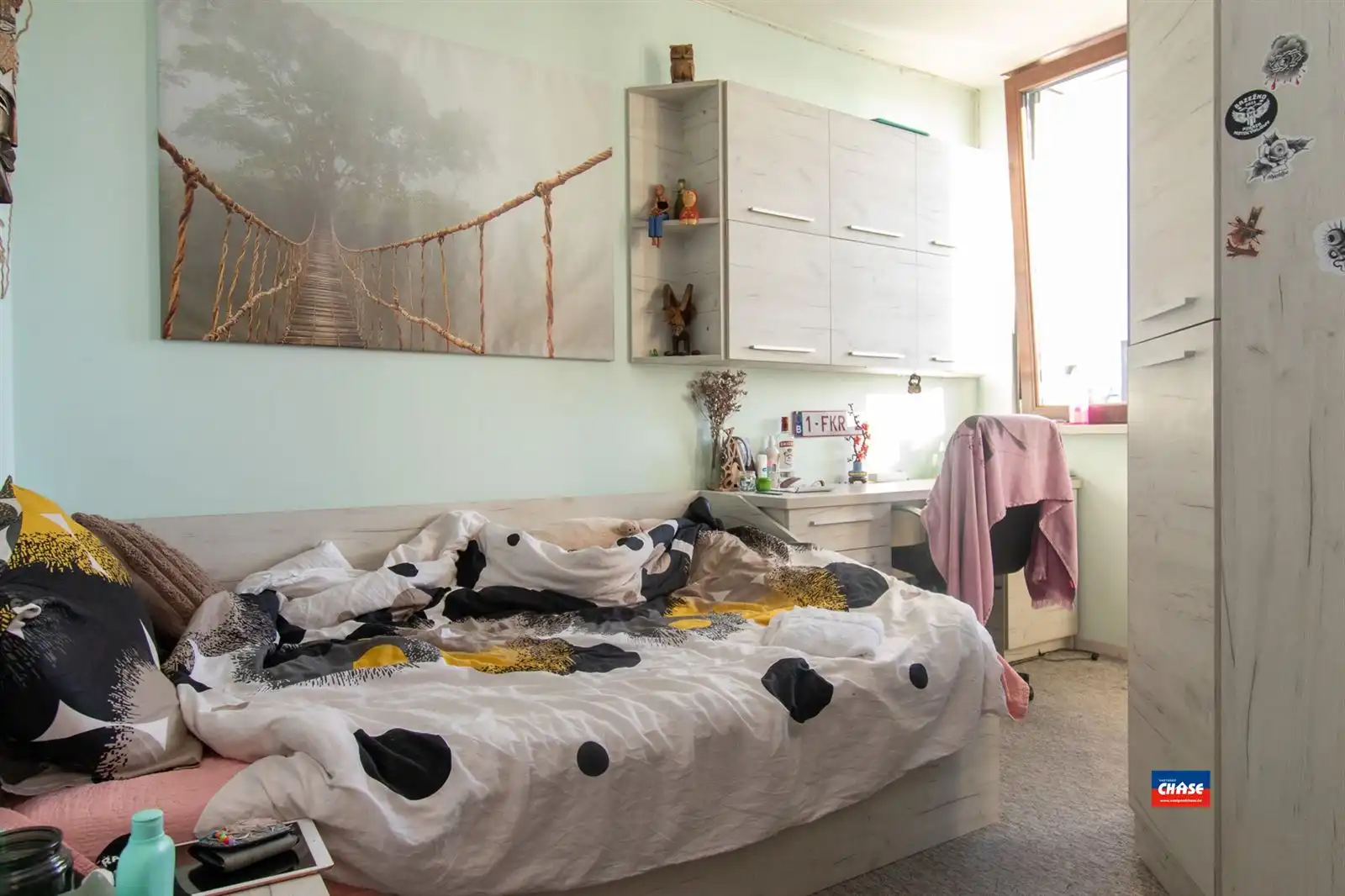 Bel-étage met 4 slaapkamers, 2 badkamers, kantoorruimte, garage en tuin. foto 14