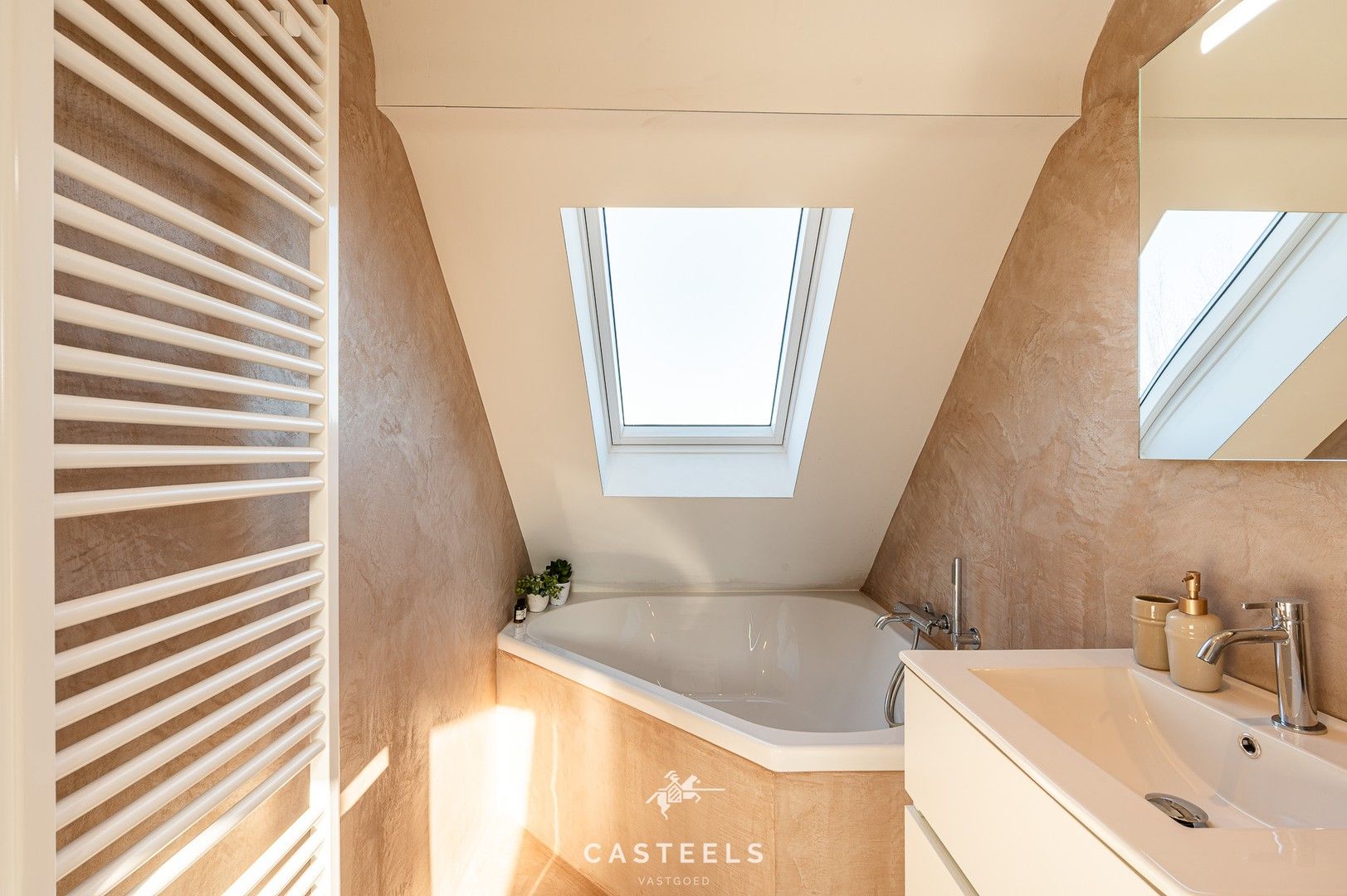 Gerenoveerde karakterwoning met 4 slpks in Gentbrugge foto 21