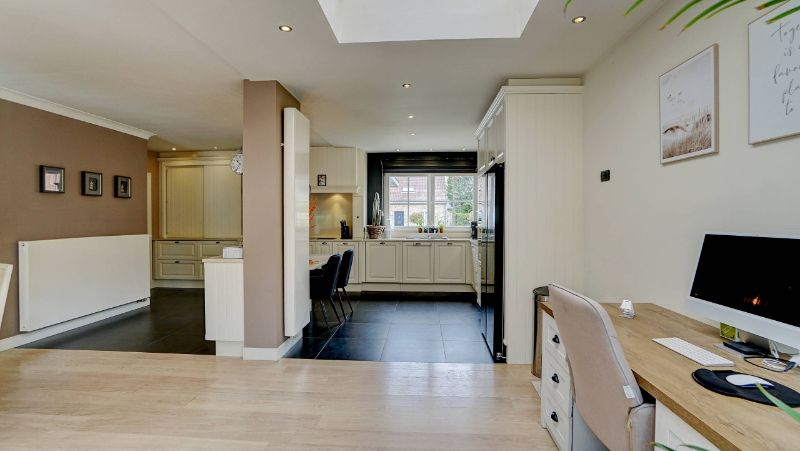 Vernieuwde gelijkvloerse woning van 164m² op 11a80ca foto 8