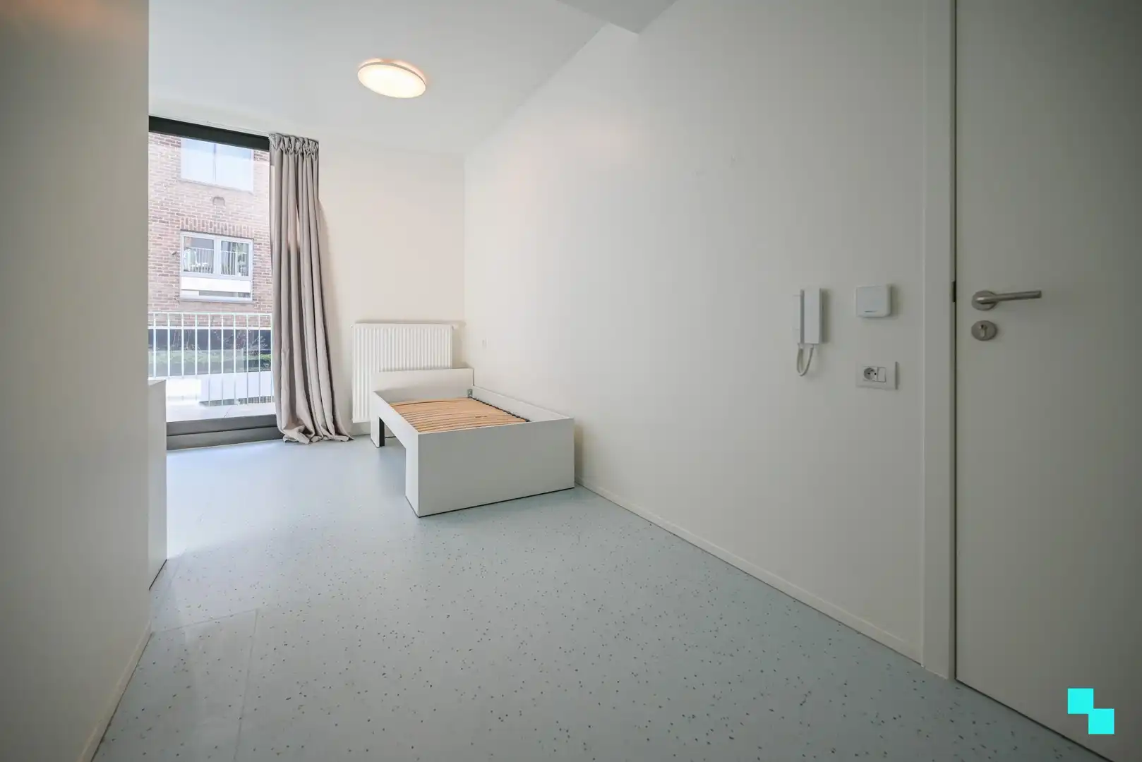 Studentenkamer met eigen badkamer en terras, centrum Kortrijk foto 7