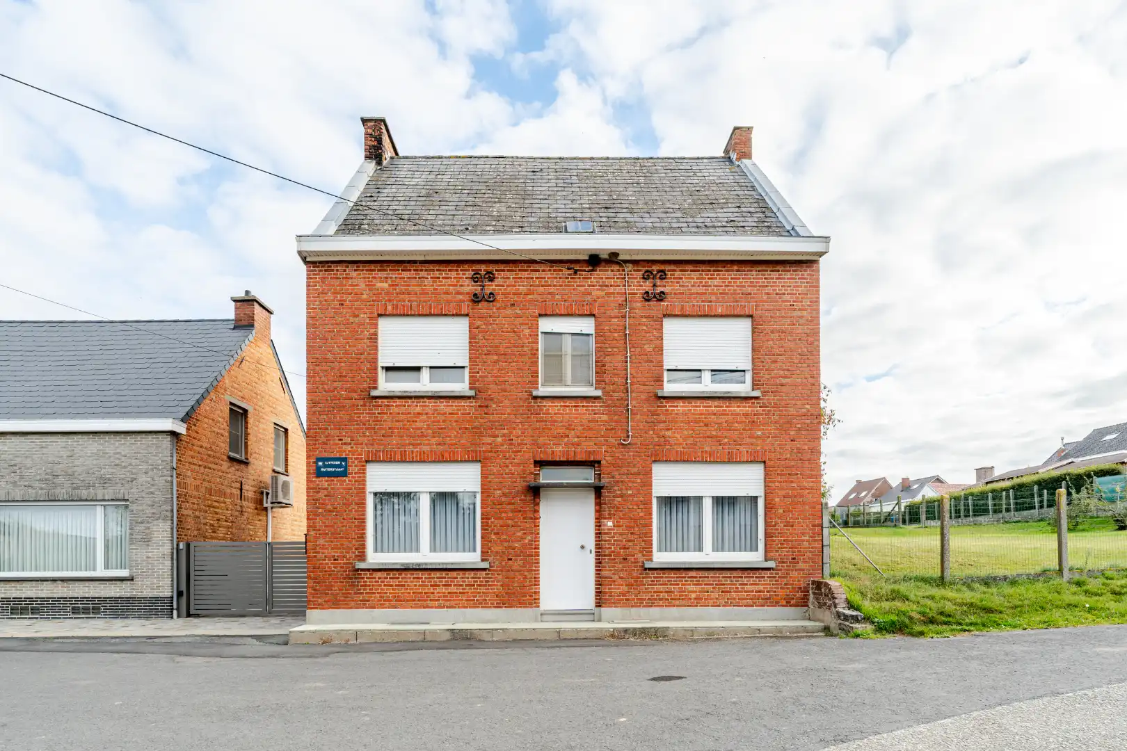 Unieke opportuniteit! 2 aanpalende woningen! foto 2