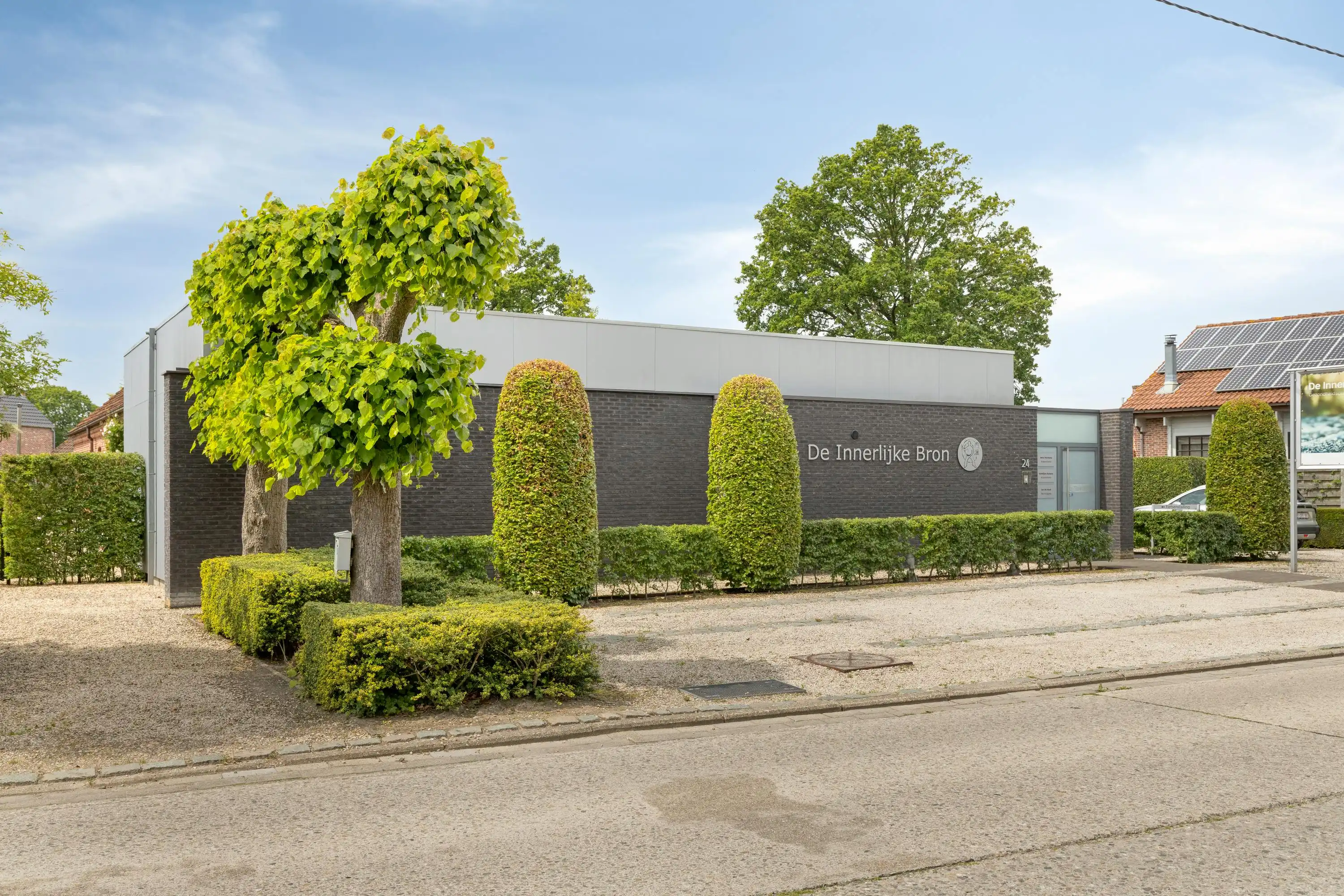 Charmant gerenoveerde hoeve met polyvalente praktijkruimte! foto 4