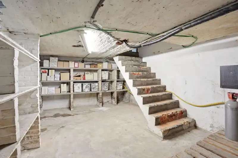 Commercieel pand met woonst en feestzaal op zichtbare locatie te Tielt 🏠 foto 9