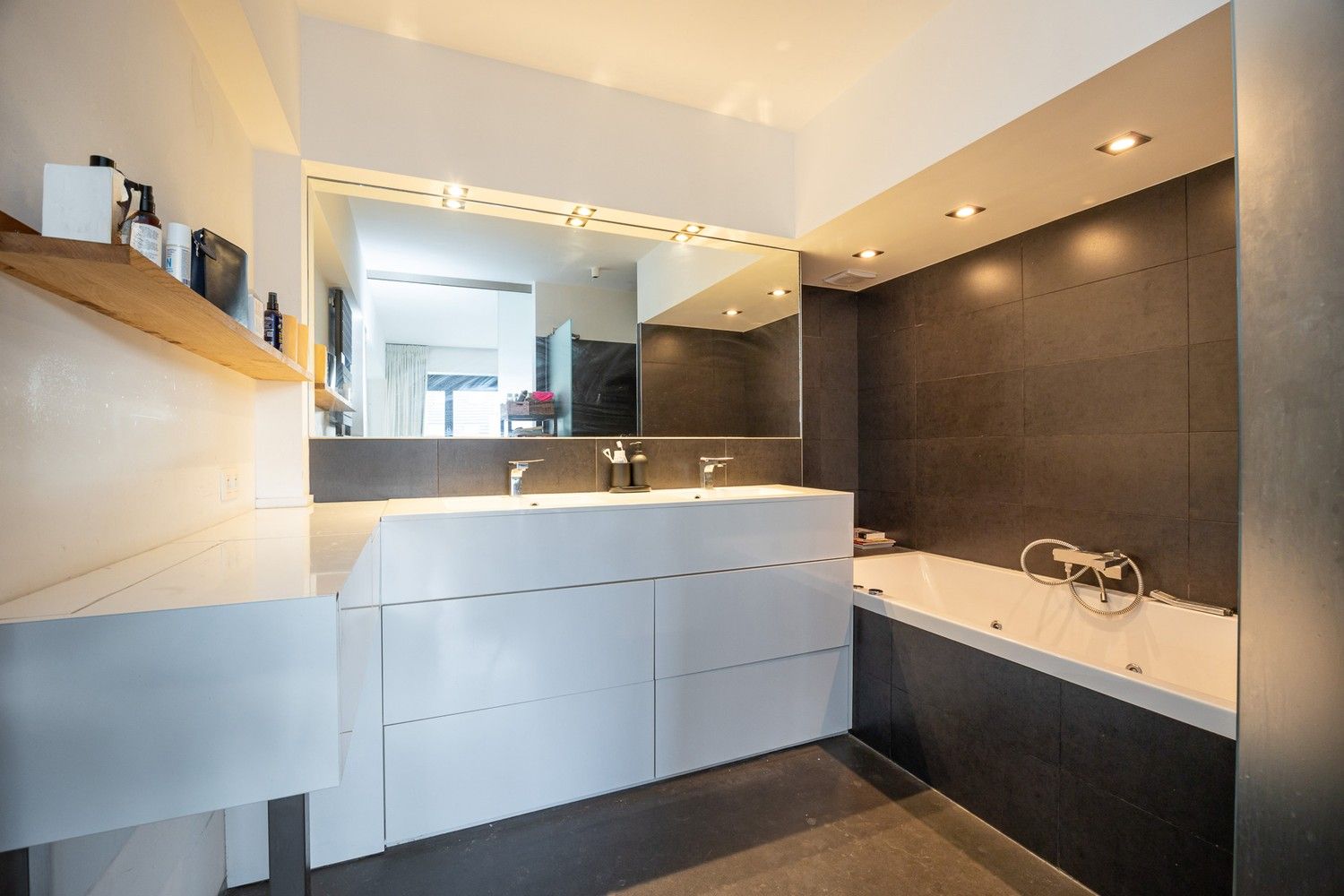 Uniek duplexappartement met zonneterras en garage op topligging in Antwerpen foto 19