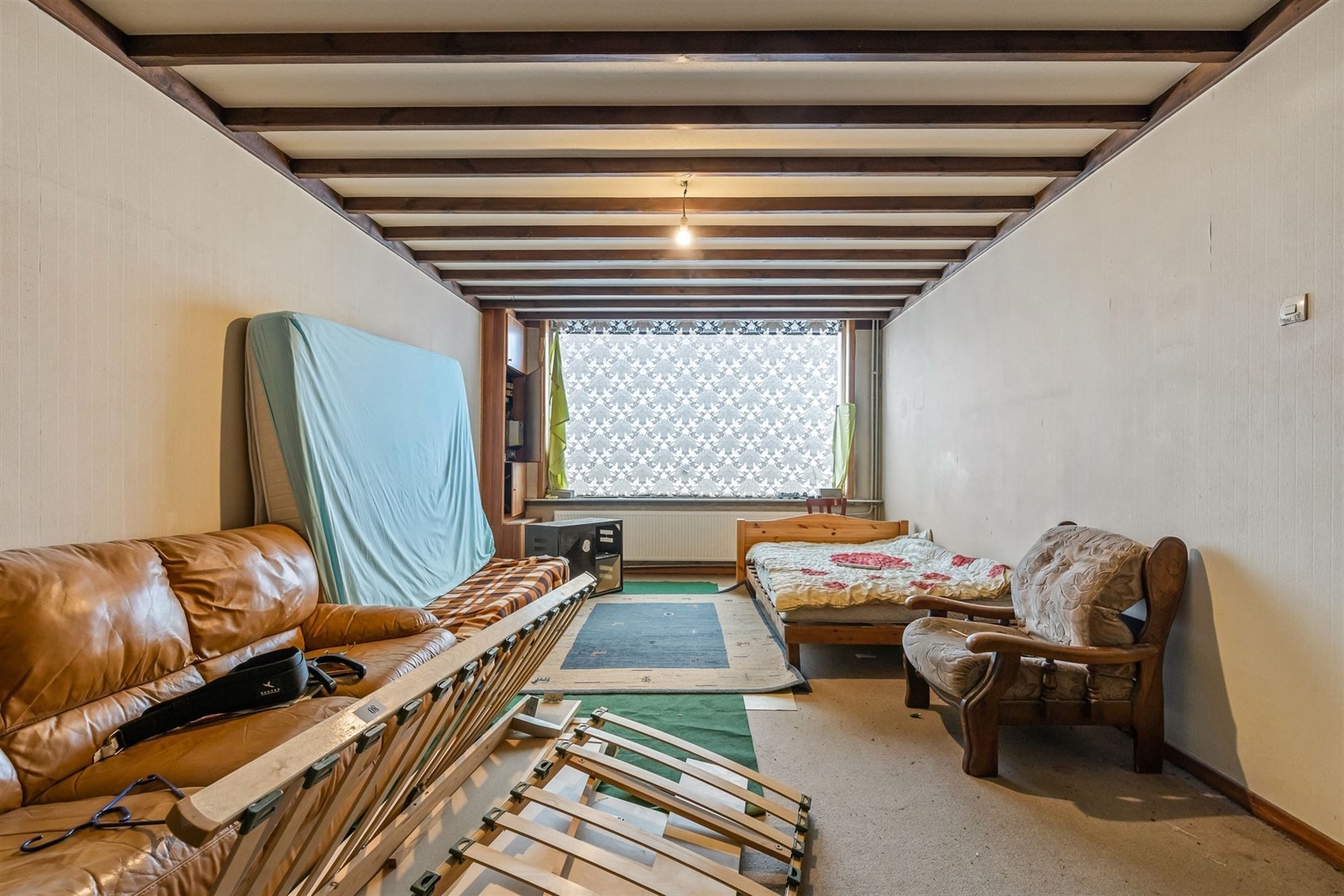 TE RENOVEREN WONING MET TUIN OP CENTRALE LIGGING TE BERINGEN foto 3