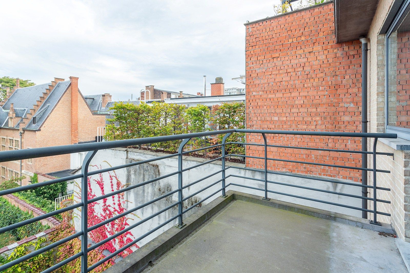 Recent appartement met 2 slk en terras foto 5