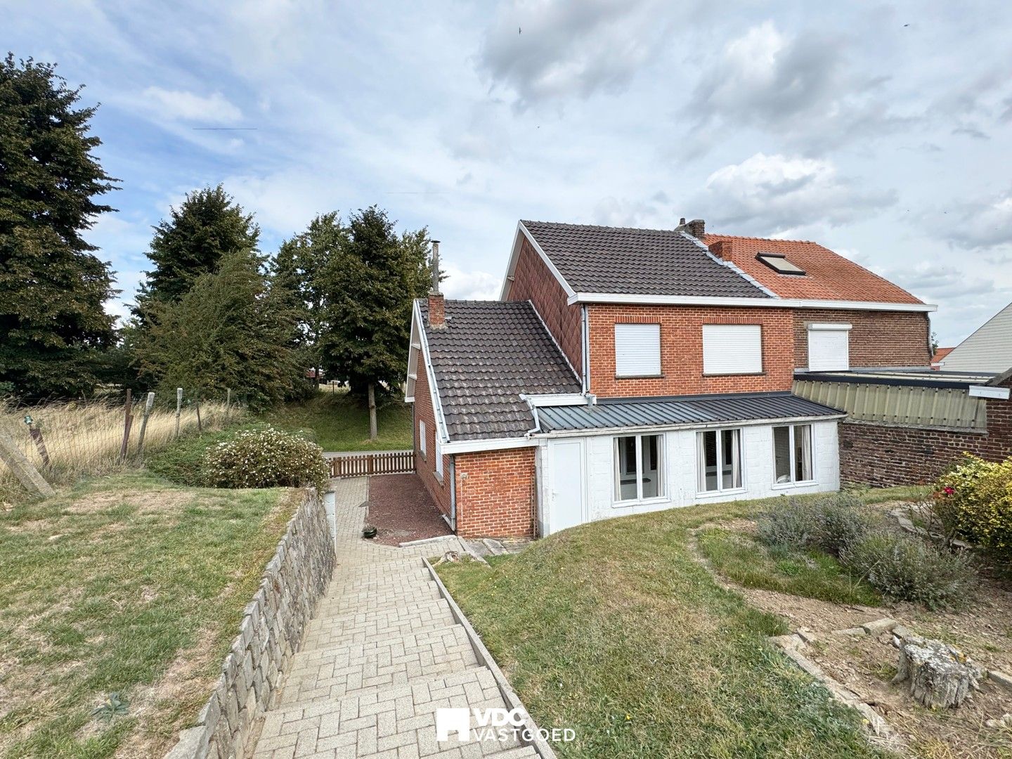 Te renoveren woning met uniek uitzicht op de velden foto 15