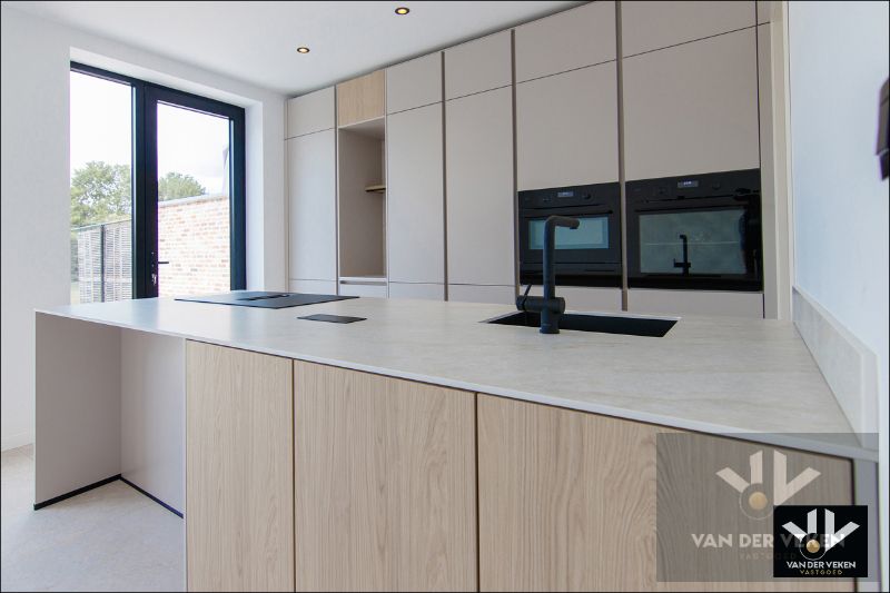 Totaal en hoogwaardig afgewerkte, moderne pastoriestijl nieuwbouwwoning op een steenworp van het natuurgebied 'Dautenweyers' te Diepenbeek foto 5