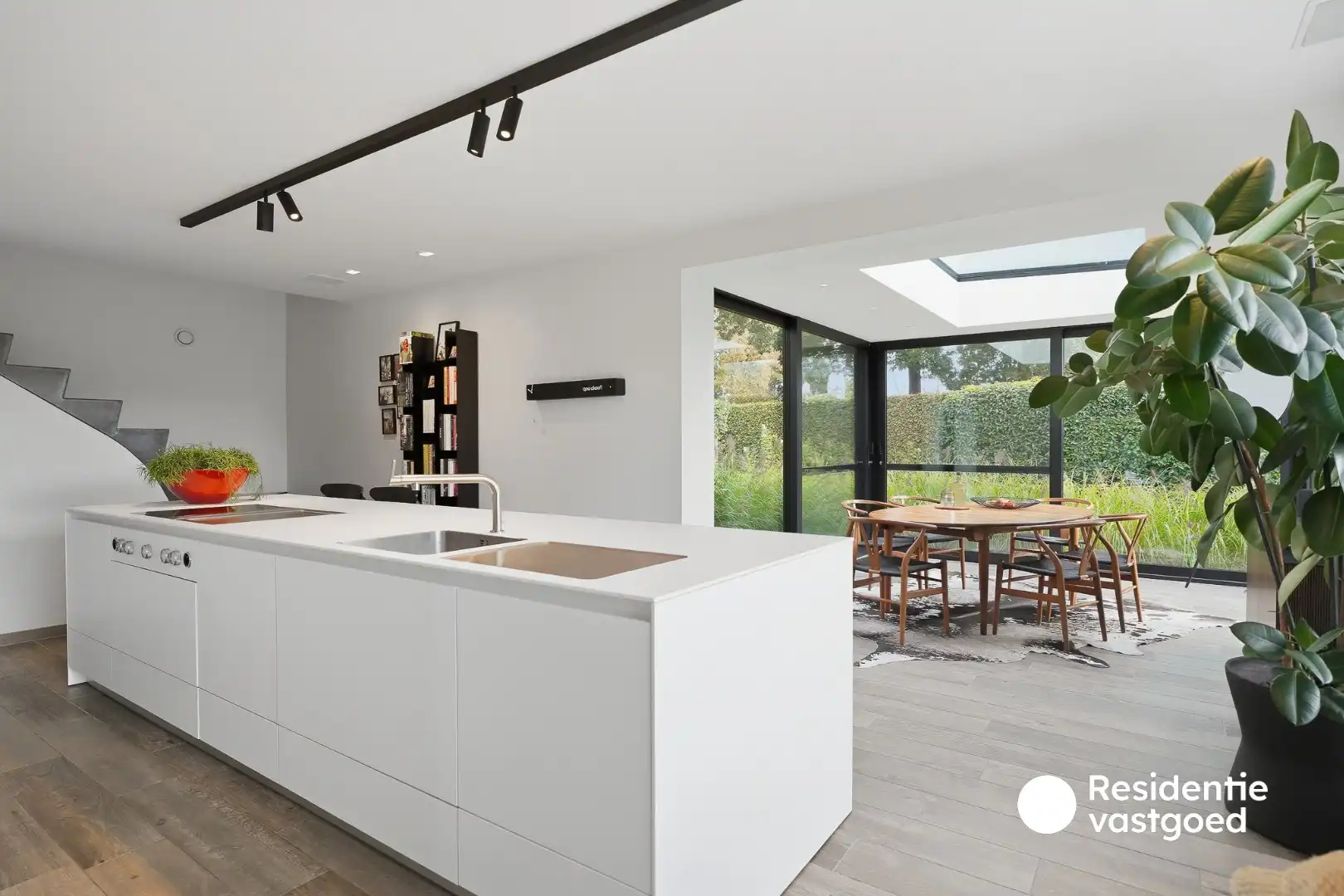 Exclusieve villa met zwembad en wellness! foto 3