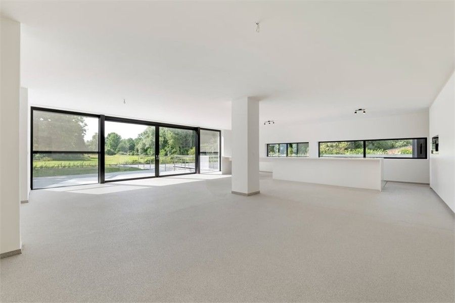 RUIME OPEN BEBOUWING MET KANTOOR EN ADEMBENEMEND ZICHT IN HASSELT foto 3