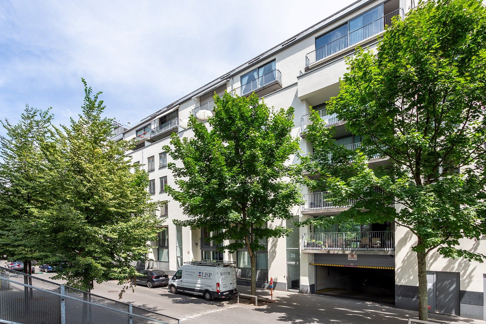 Ruim appartement aan het Theaterplein foto 2