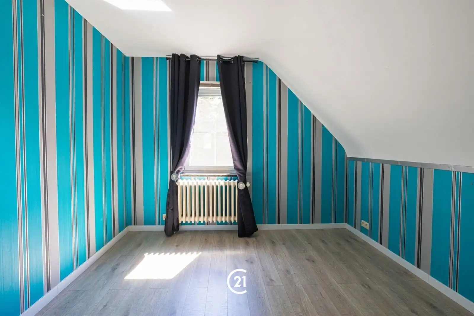 Gemeubelde en instapklare villa met tuin op toplocatie foto 20