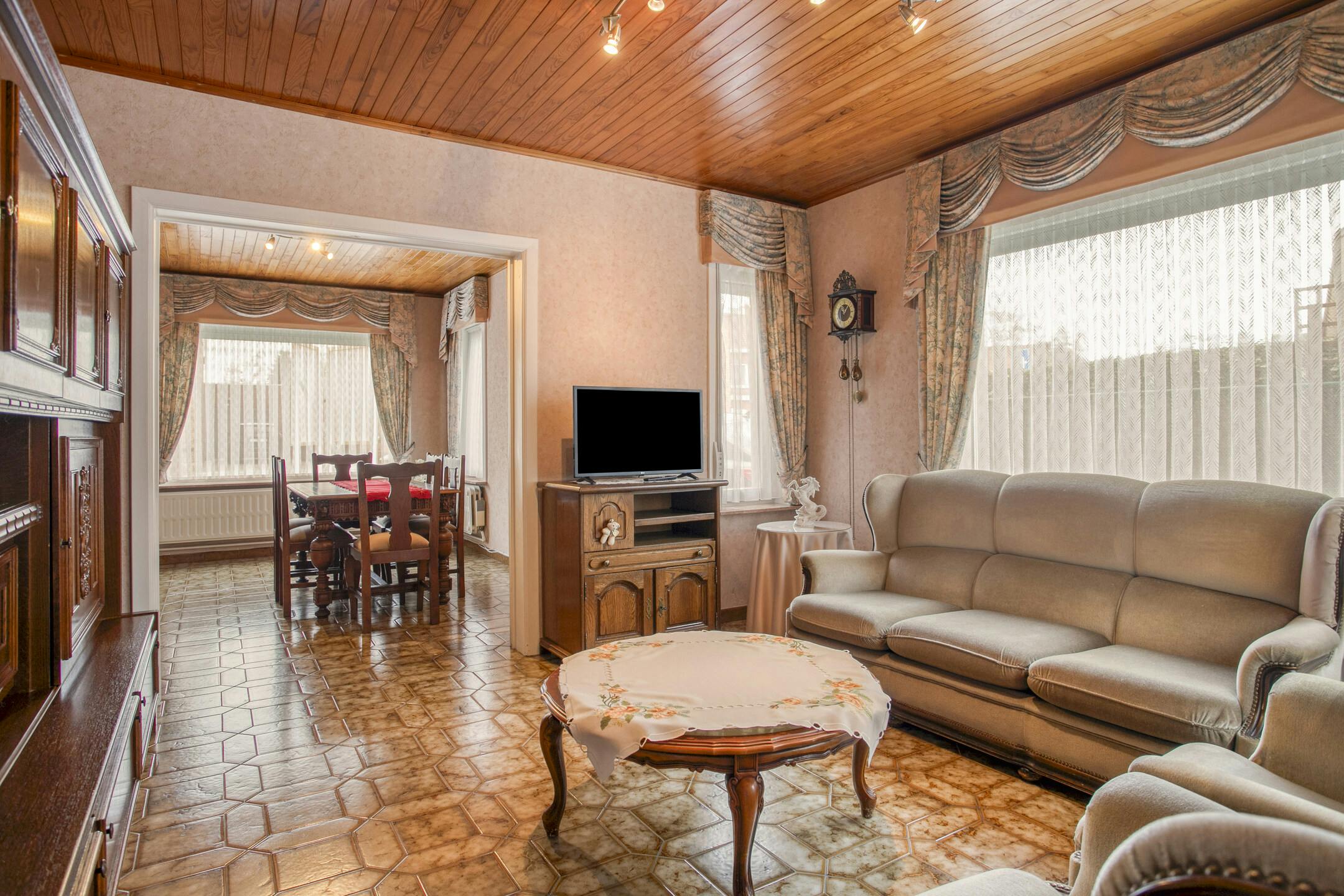 Op te frissen huis op toplocatie te koop in Sint-Michiels foto 3