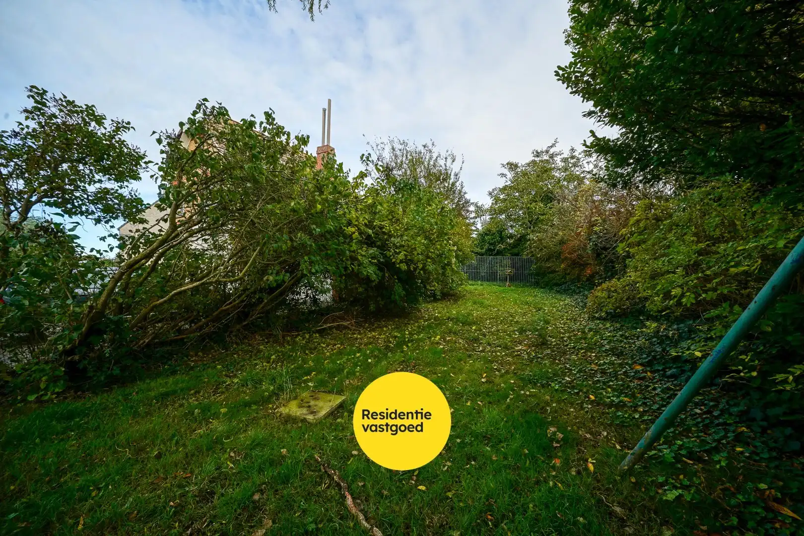 Te renoveren woning met dubbele garage in Bredene – ideaal renovatieproject foto 6