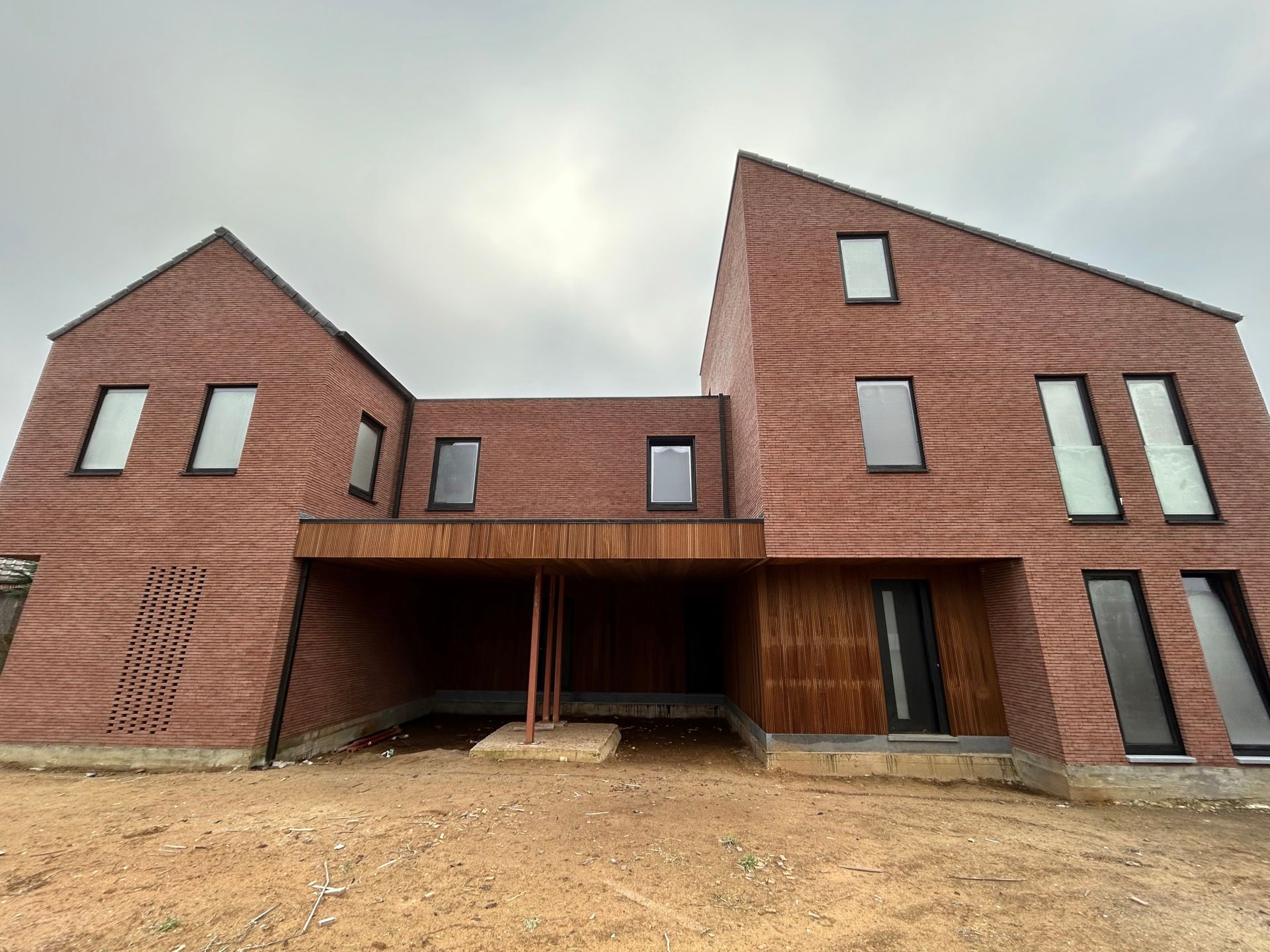 Ruime energiezuinige (E20) nieuwbouwwoning op 522,5 m² foto {{pictureIndex}}
