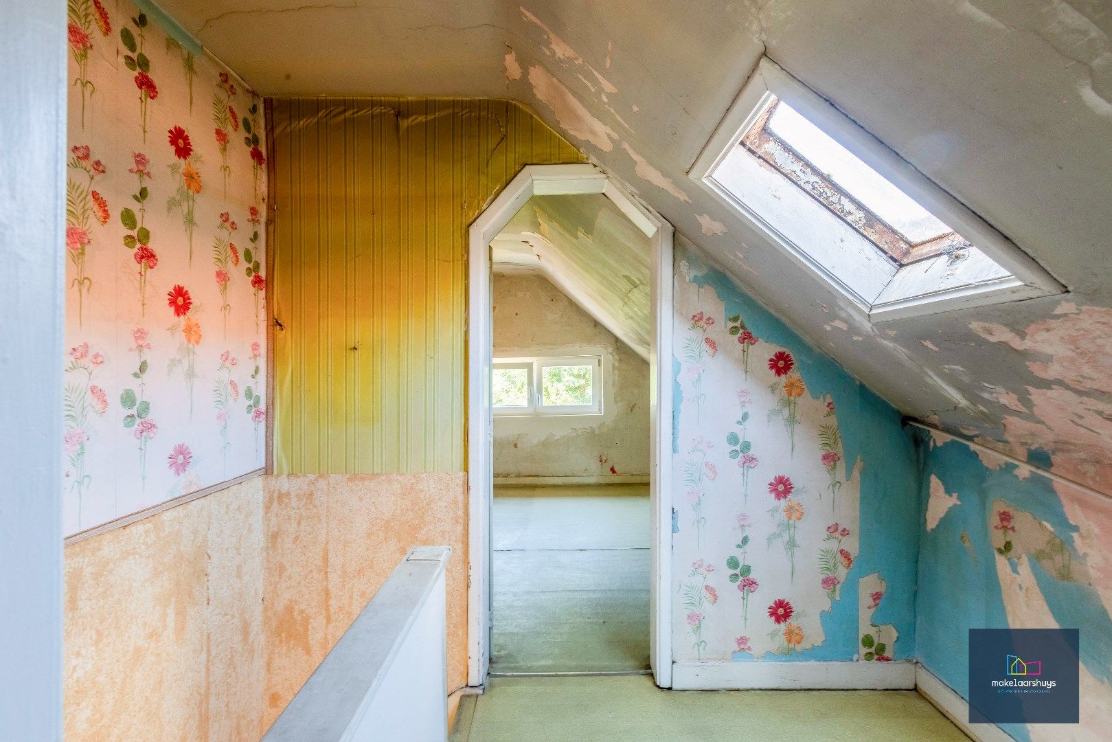 VERKOCHT !!! Residentieel gelegen  te renoveren halfopen bebouwing met tuin  foto 19