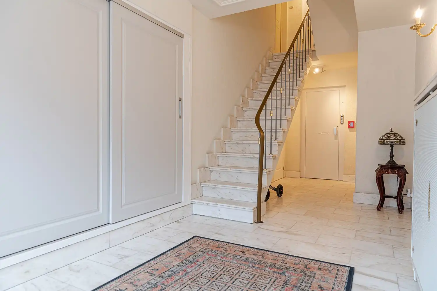 GERENOVEERD APPARTEMENT MET 2 SLAAPKAMERS, BUREAURUIMTE EN TERRAS foto 19