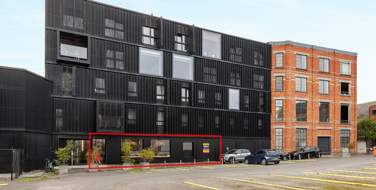 HIGH-END HANDELSRUIMTE OF KANTOOR MET GARAGE foto 2