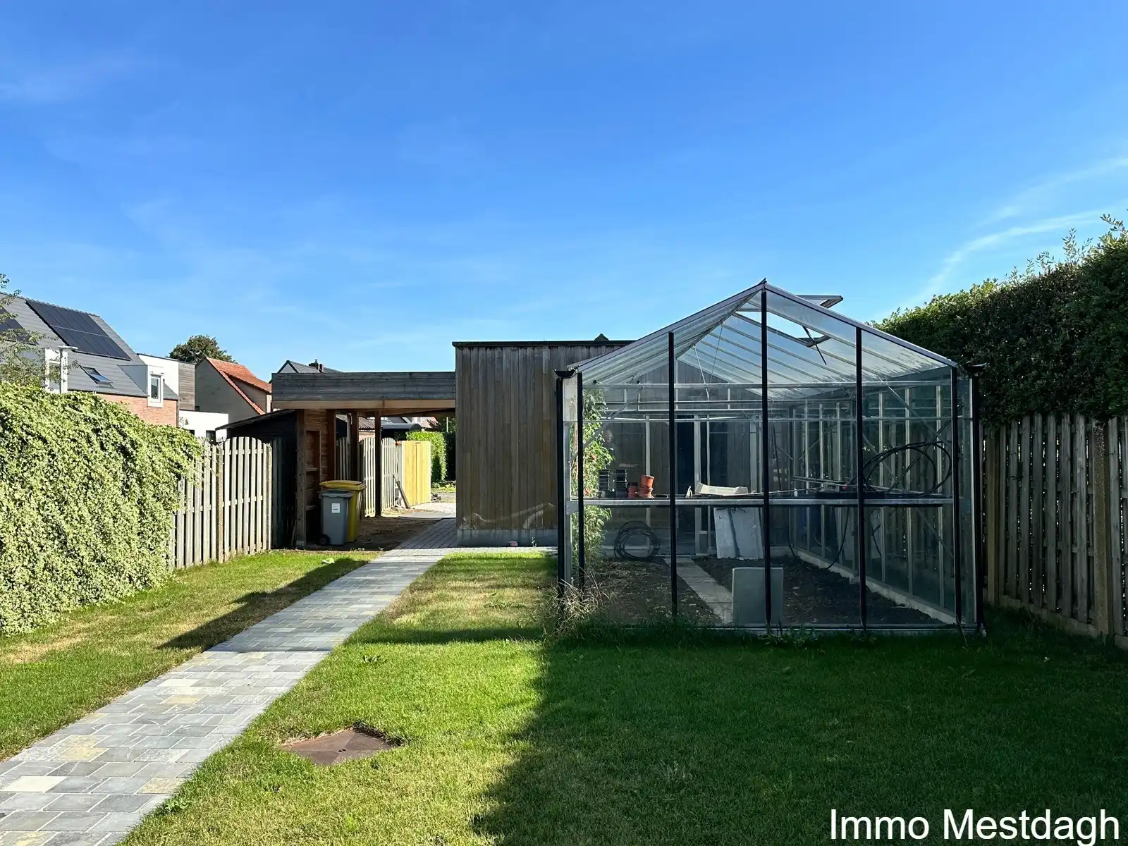Gerenoveerde instapklare woning met tuin & terras & garages foto 20