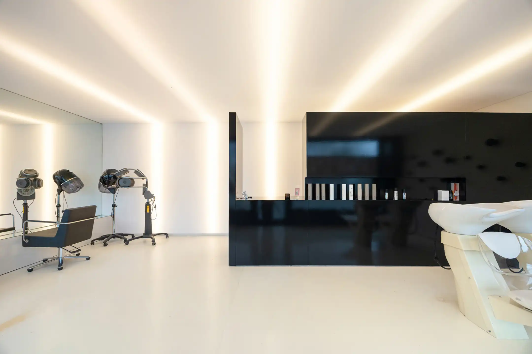 Gelijkvloerse handelszaak te koop in Linkeroever foto 5