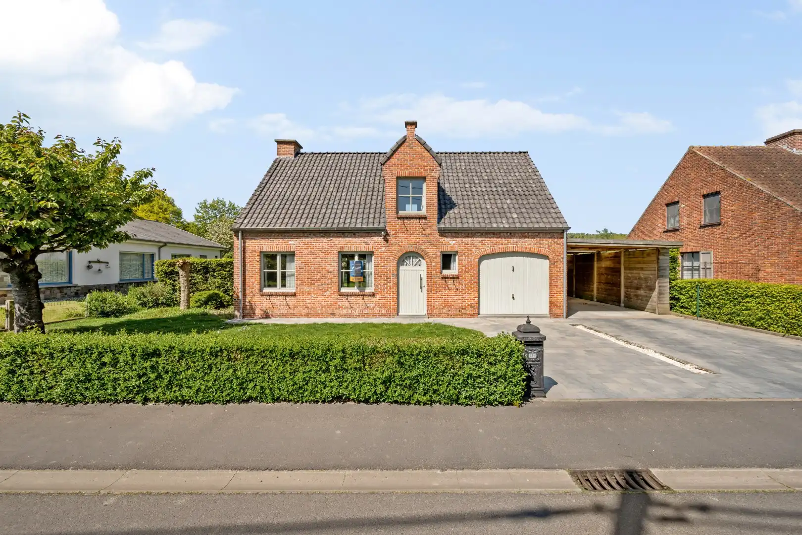 Instapklare open woning met 3 slaapkamers, garage, carport en tuin in Roeselare foto 17