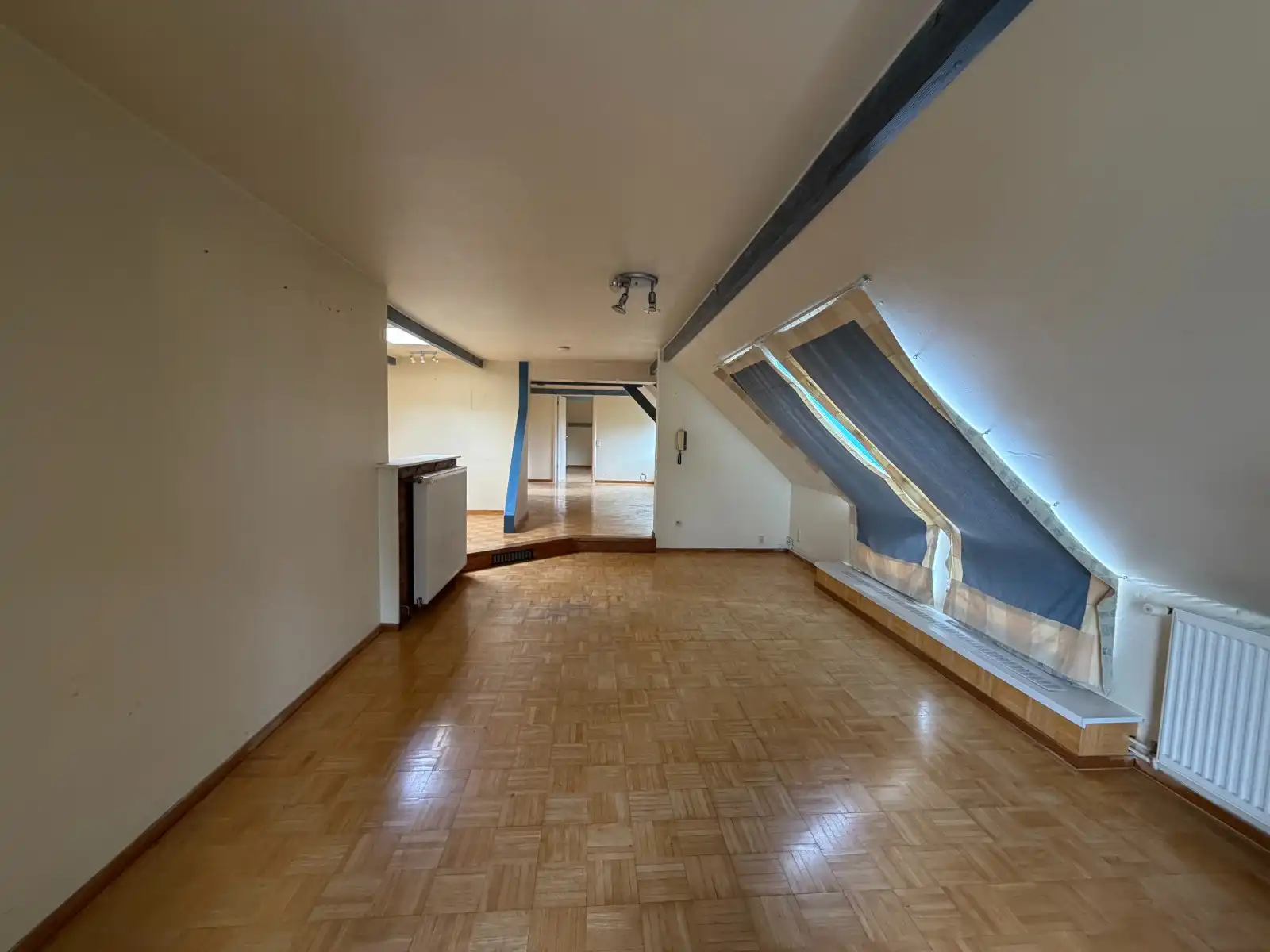 VEELZIJDIGE LANDELIJKE WONING OP 1.170 M² MET TAL VAN MOGELIJKHEDEN! foto 35