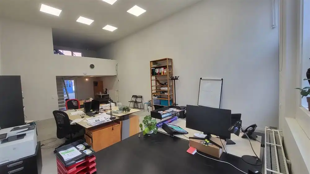 Top gelegen en ingerichte kantoor foto 4