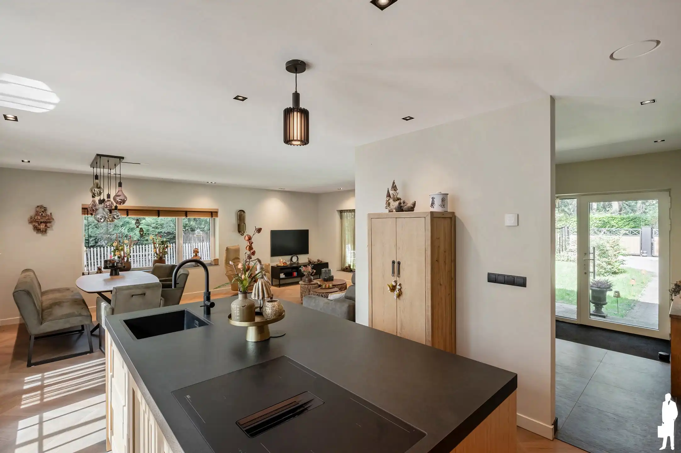 Volledig gerenoveerde gelijkvloerse woning met 2 slaapkamers en zonnige tuin in een rustige, bosrijke omgeving te Essen Wildert foto 7