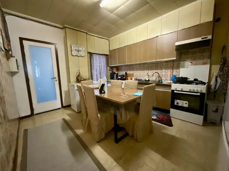 Rijwoning met 2 slaapkamers en tuin foto 4