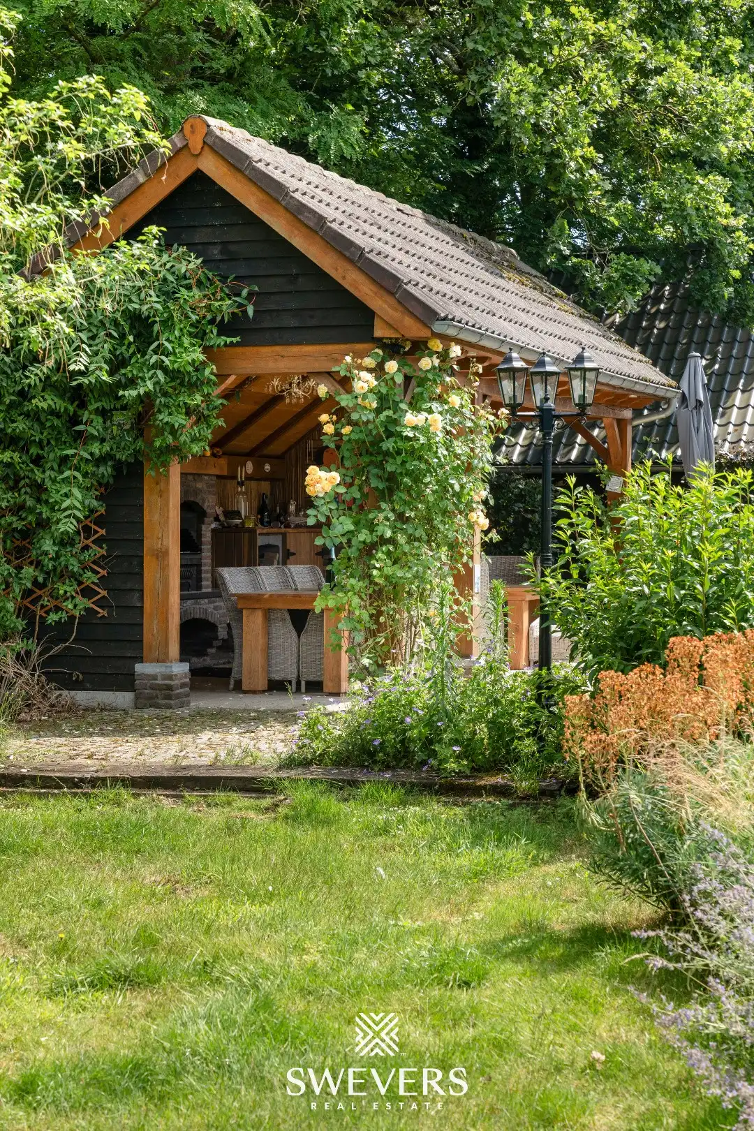 Uniek gerenoveerde hoeve op 6.661 m² met zes slaapkamers, loods en volledige paardeninfrastructuur foto 5