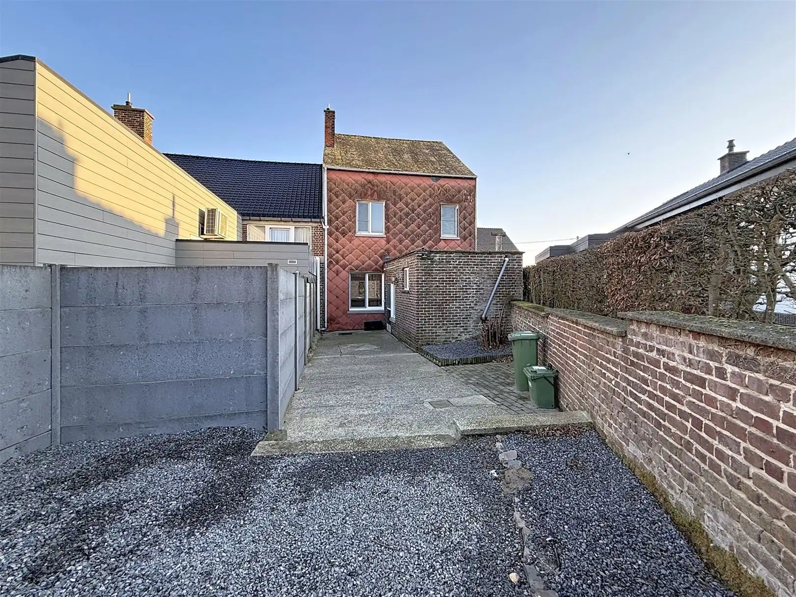 Halfopen bebouwing met 2 slpks, terras, garage foto 34