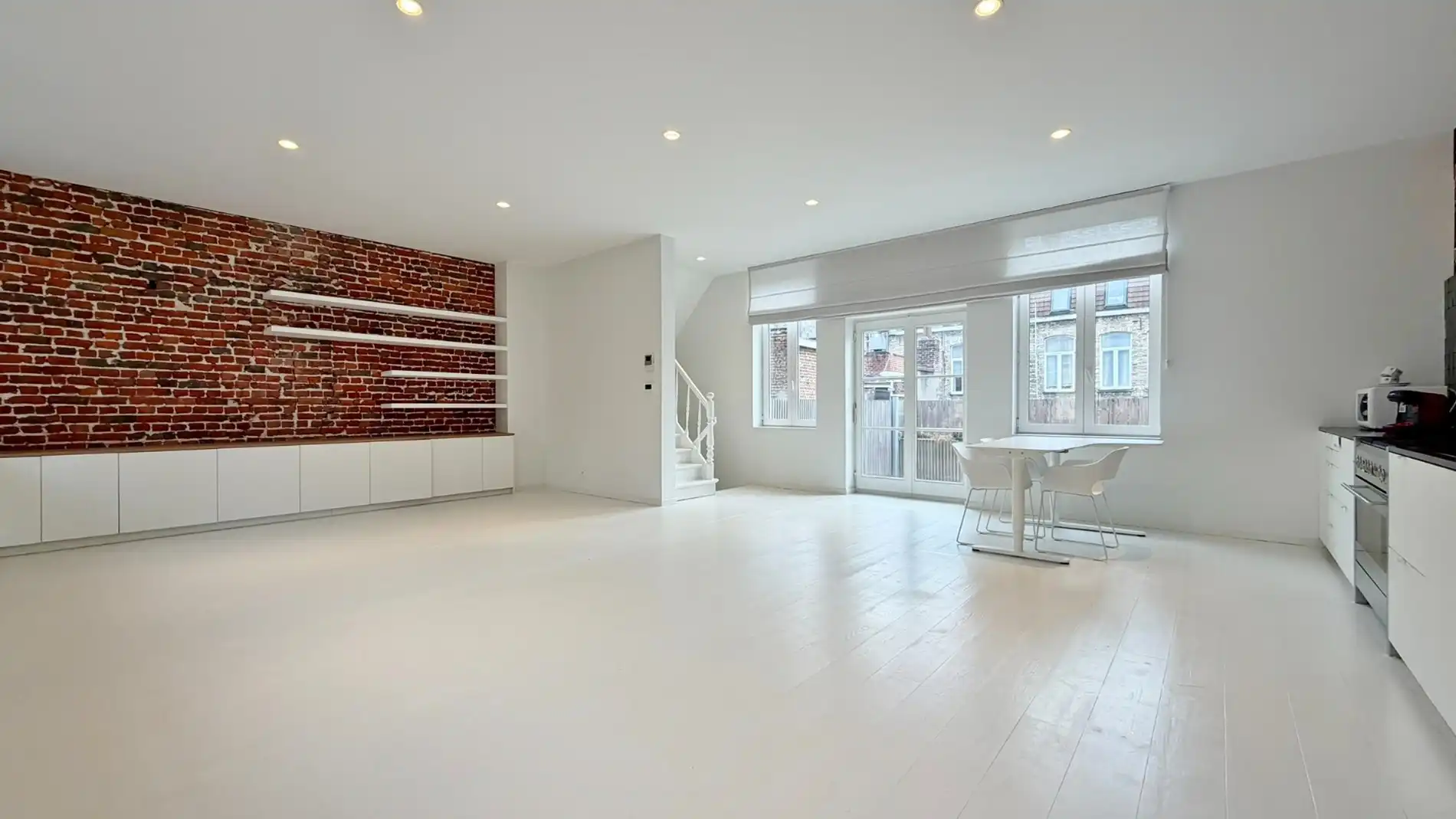 karaktervol herenhuis in het stadscentrum met ruim zonnig terras.  foto 2