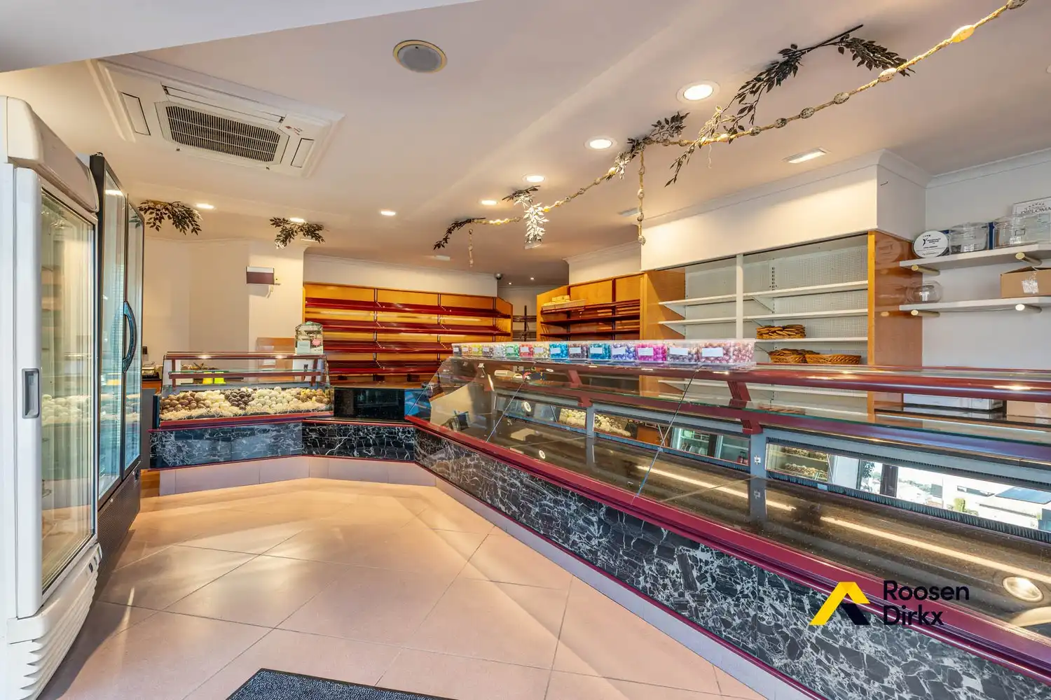 Bakkerij met luxe woonst en studio! foto 4