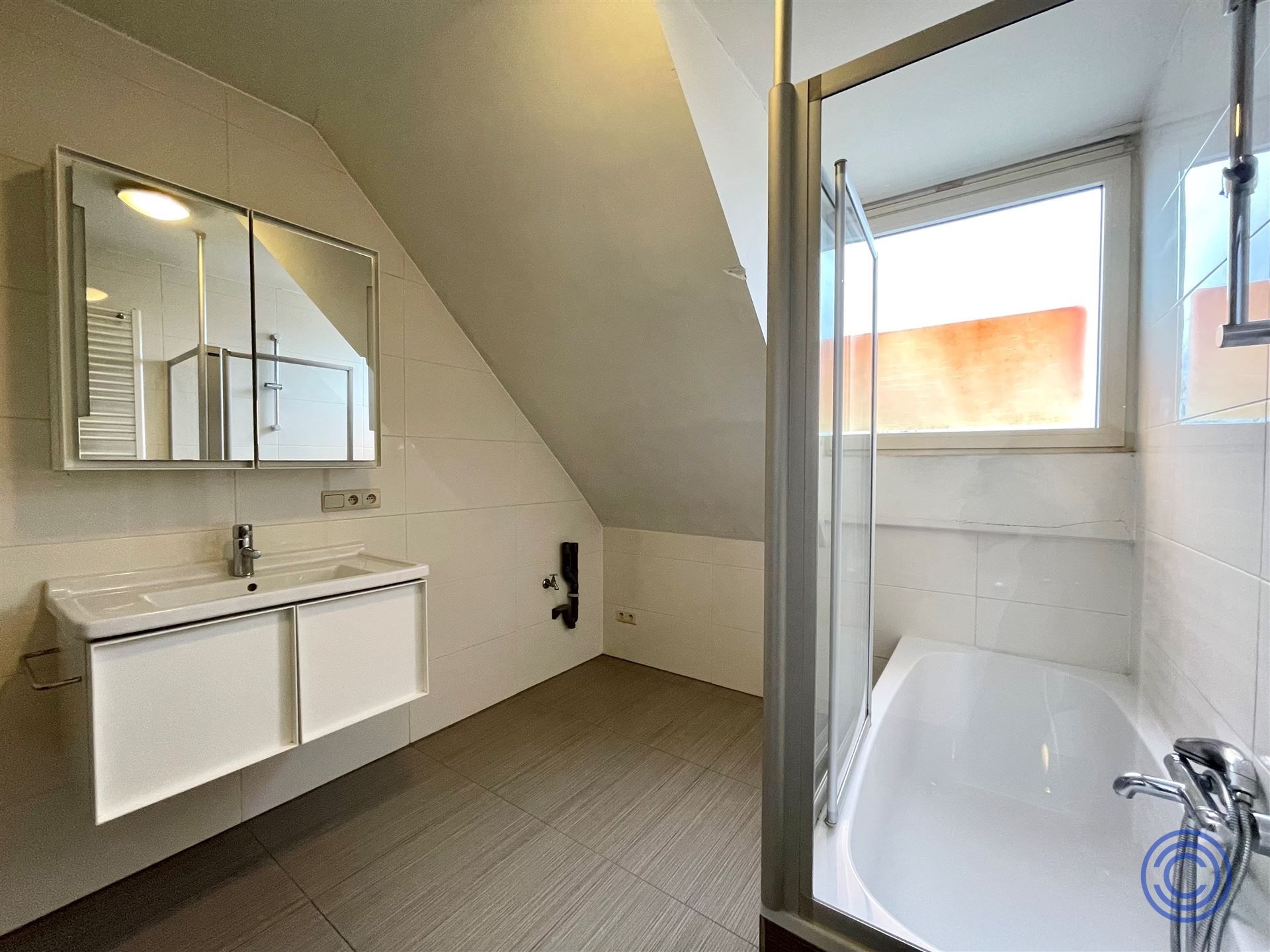 Instapklaar appartement in cetrum Hove! foto 7