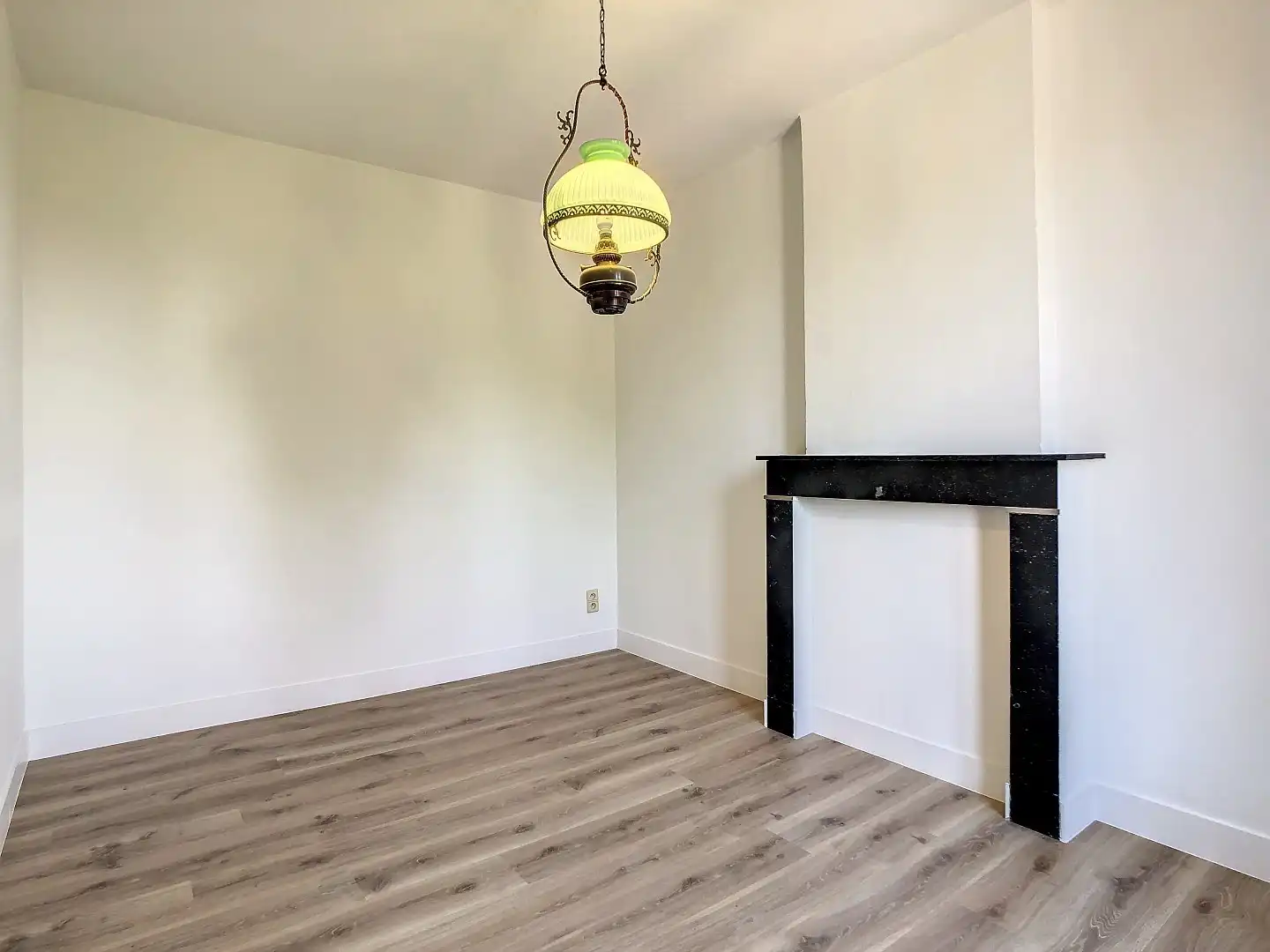 Centraal gelegen woning met twee ruime slaapkamers, zonnige tuin en droge kelder - EPC 252 kWh/m² - bewoonbare oppervlakte van 143 m² foto 11
