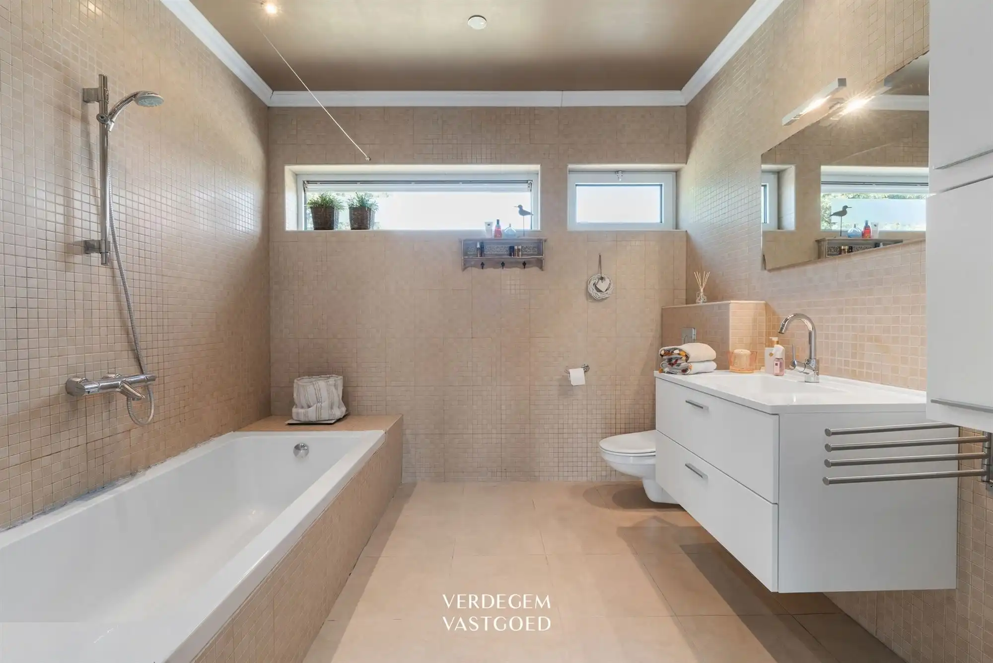 Te renoveren bungalow of projectpotentieel voor nieuwbouw woningen op een perceel van 1.175m² foto 15