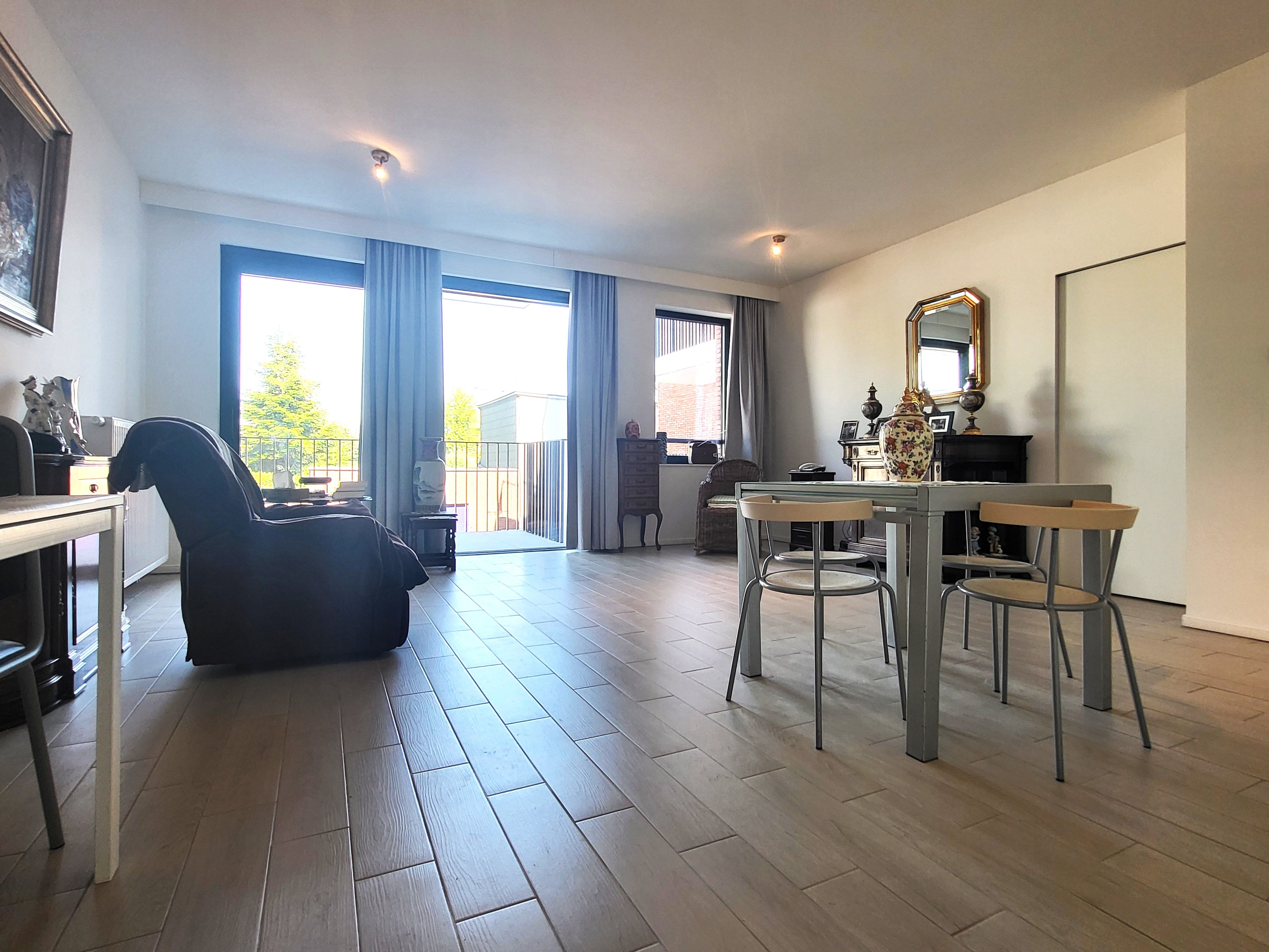 Prachtige assistentiewoning van 70m² met zonnig terras en gemeenschappelijke tuin, veel lichtinval! Ideale investering, verhuurd aan 24,99€/ dag.  foto 11